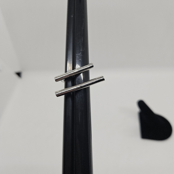 silver tone metal two bar open ring size 7 - Picture 4 of 4